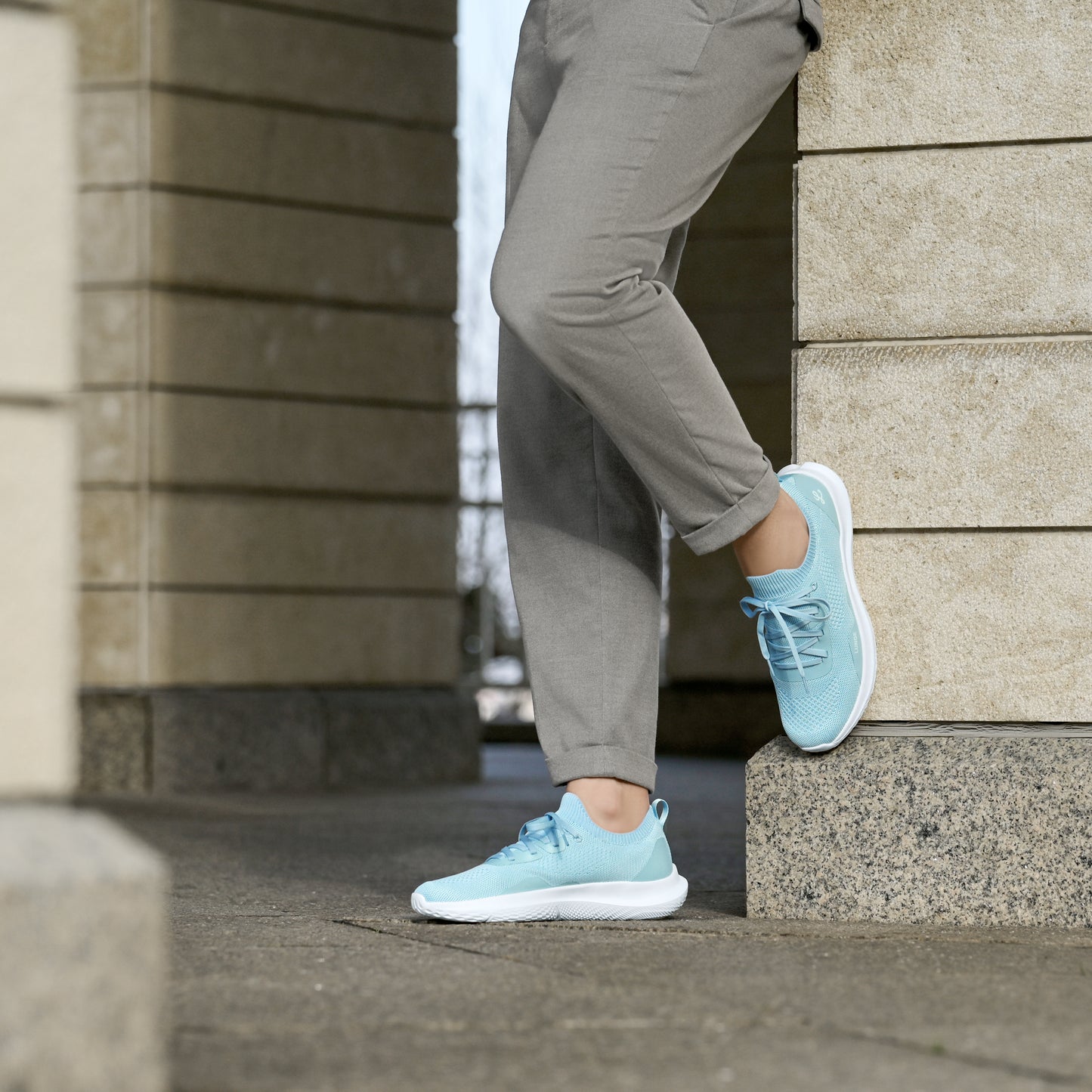 Fly (Ice Blue/White)