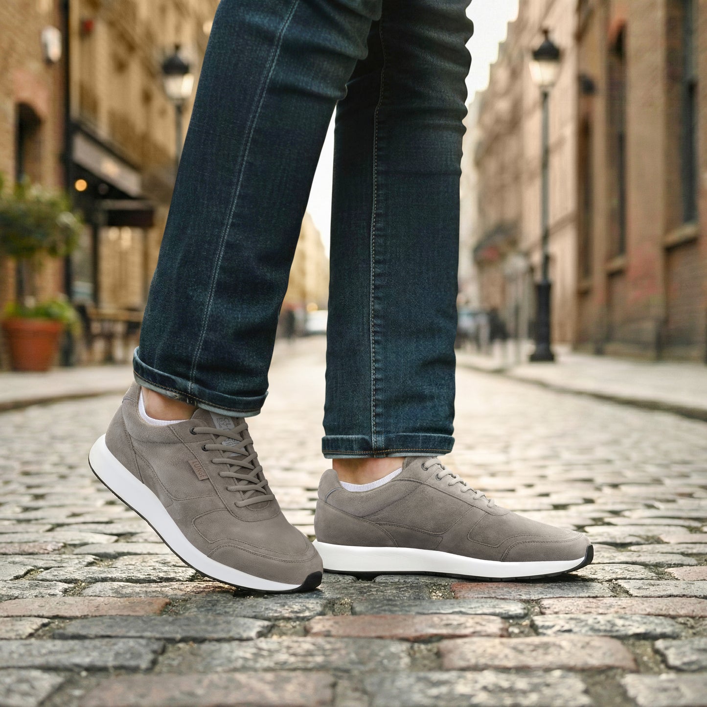 Classic Walk Velour Leather Next (Dark Taupe/White)